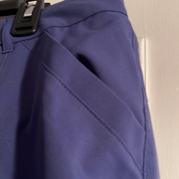 Ladies Ping golf shorts - Picture 2 of 3